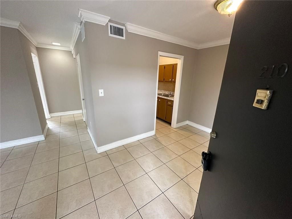 1830 Maravilla Ave, Unit 210, Fort Myers, FL 33901 Photo