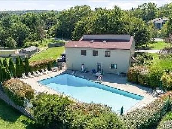 1306 Spruce Hills Dr, Glen Gardner, NJ 08826