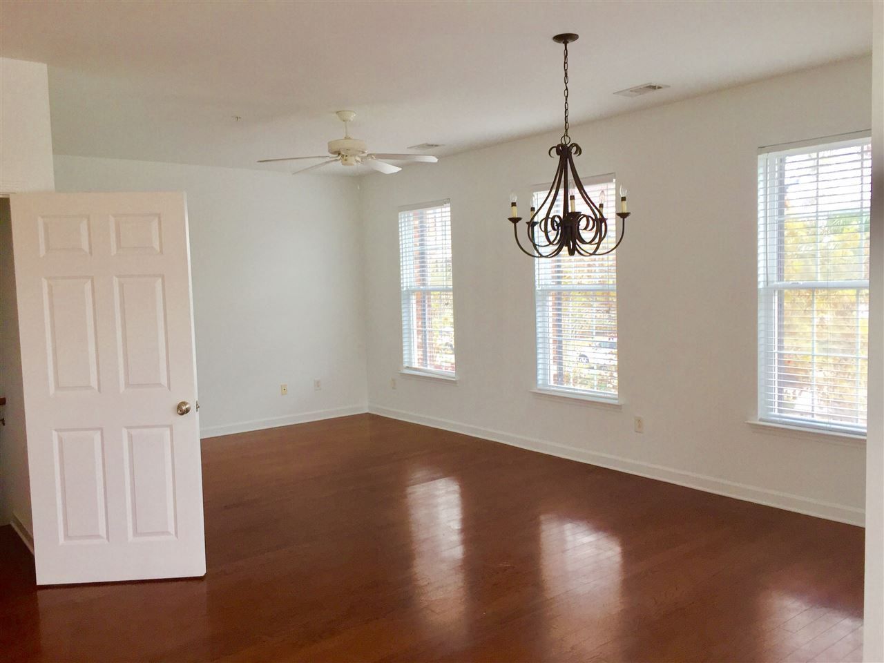 2954 Yancey Way  Photo 4