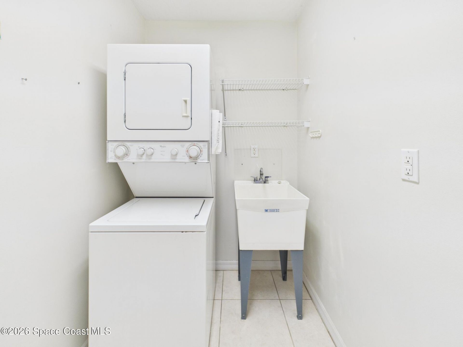 679 Atlantus Terrace , Sebastian, FL 32958 Photo