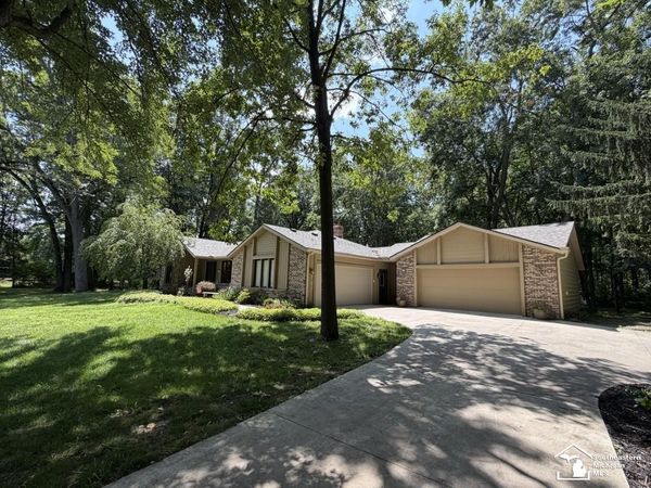 10765 Whiteford Road, Petersburg, MI 49270