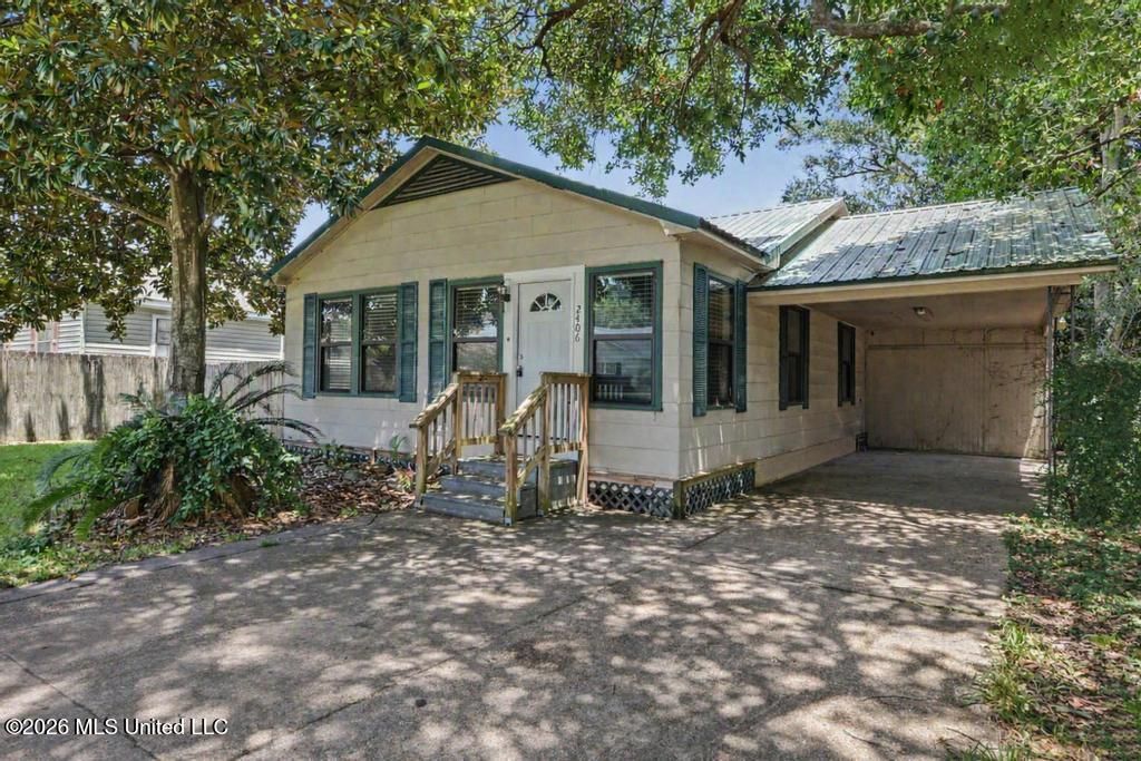 2406 8th Street, Pascagoula, MS 39567 Main Photo