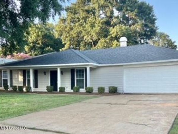 310 Longmeadow Drive, Ridgeland, MS 39157