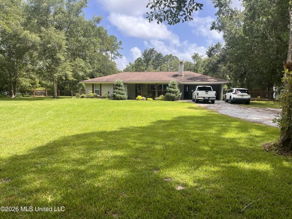 8801 Dixie Street, Ocean Springs, MS 39564