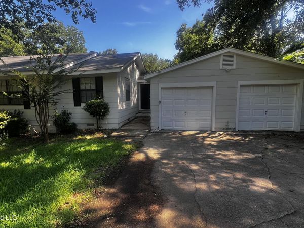 428 Northside Circle, Jackson, MS 39206