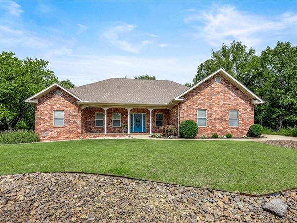 1 Brunswick Drive , Bella Vista, AR 72715