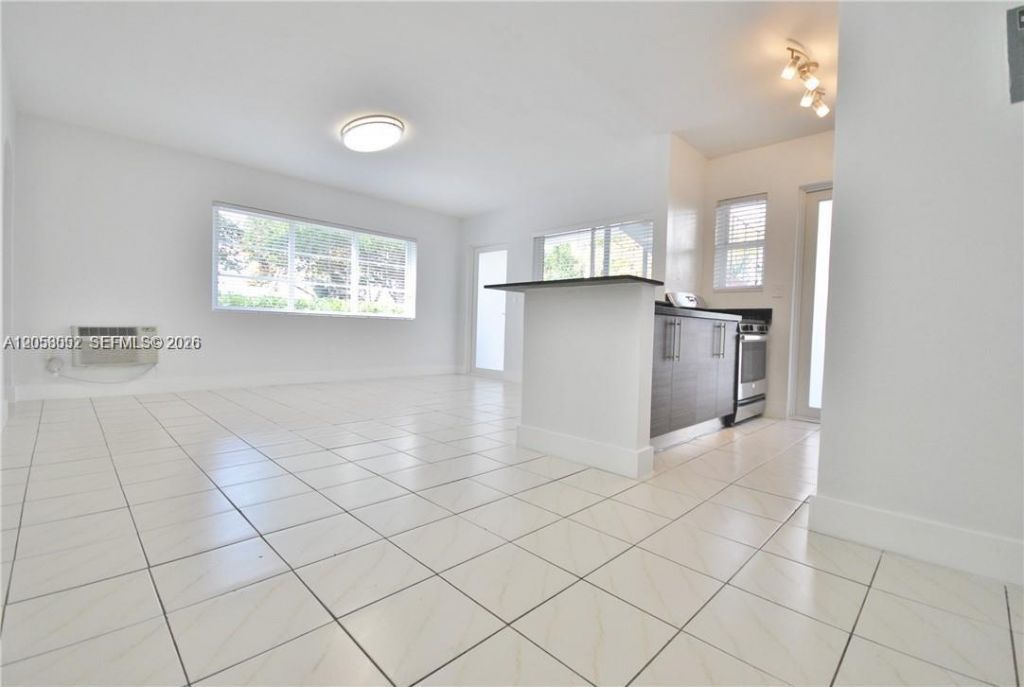 535 73rd St , Unit 1-8, Miami Beach, FL 33141 Photo