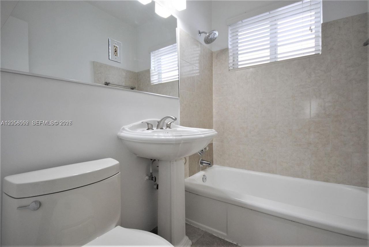 535 73rd St , Unit 1-8, Miami Beach, FL 33141 Photo