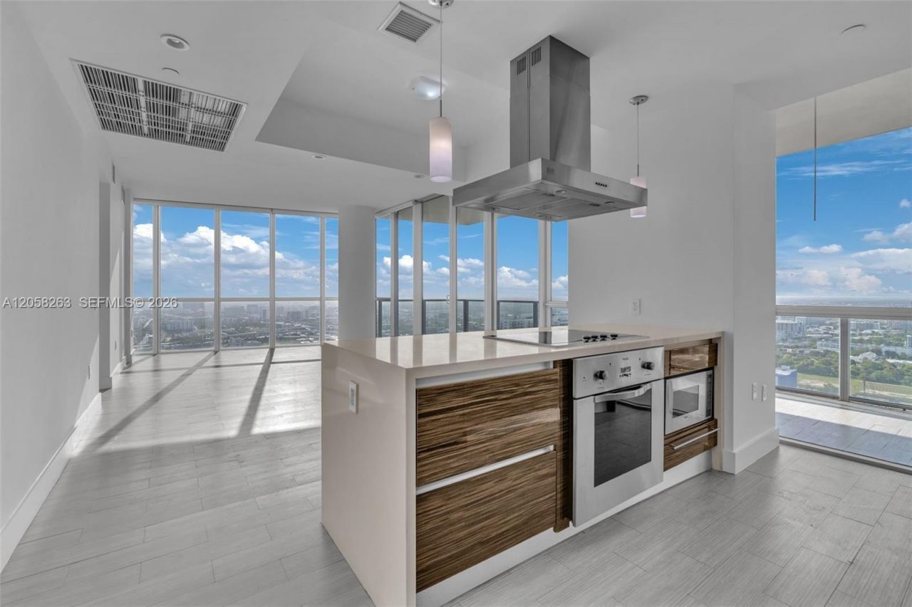 1100 Biscayne Blvd, Unit 4308, Miami, FL 33132 Photo