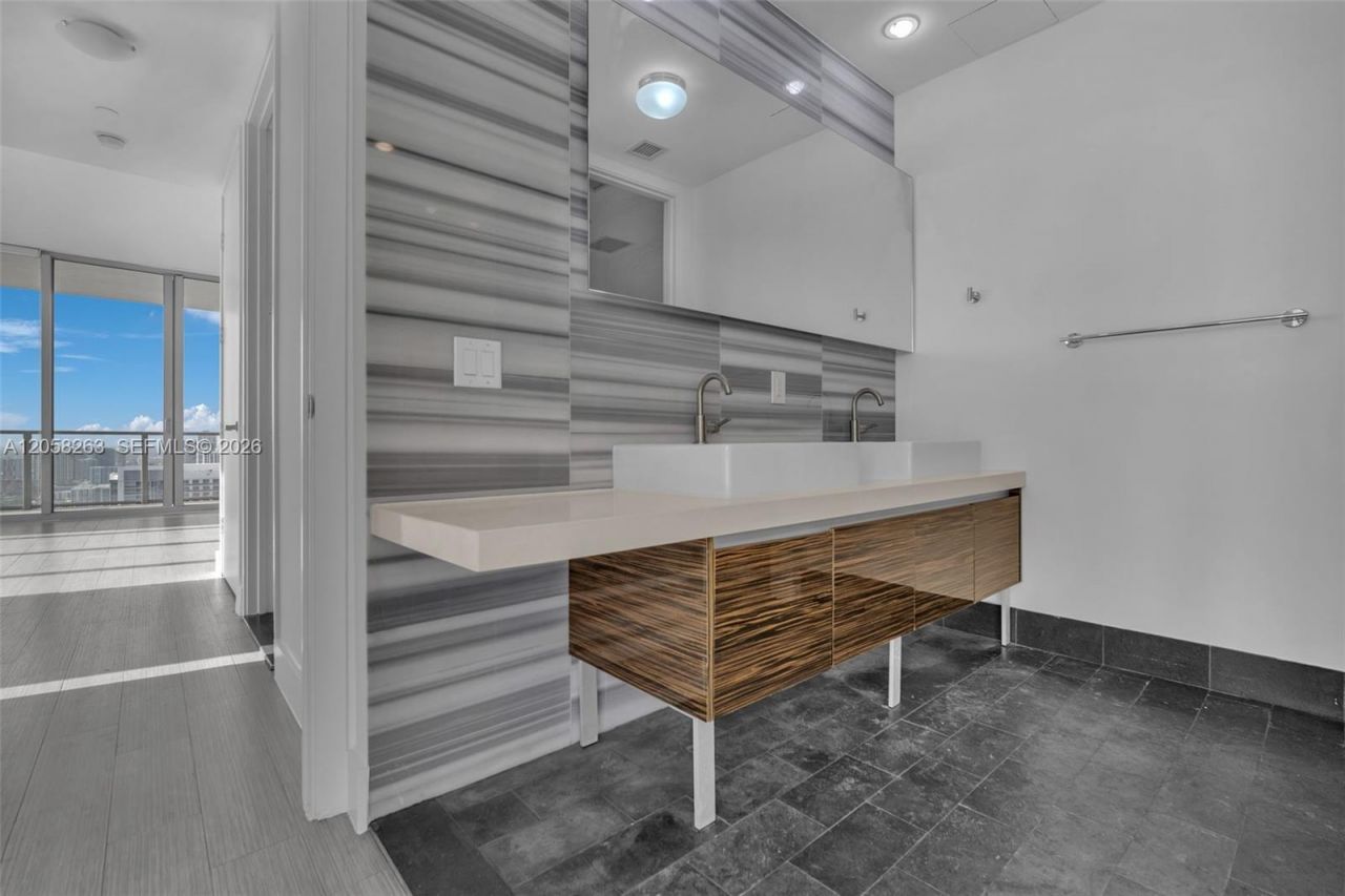 1100 Biscayne Blvd, Unit 4308, Miami, FL 33132 Photo