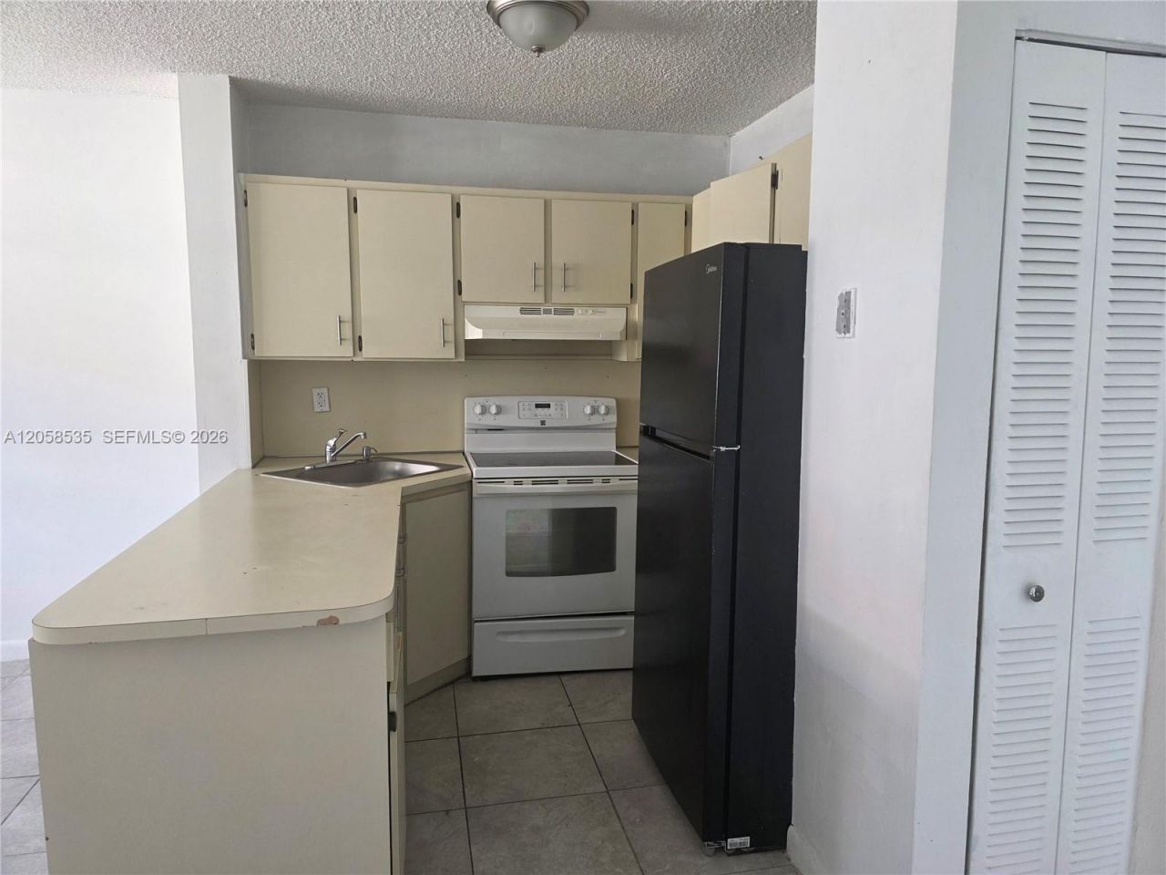 5525 W 24th Way , Unit 11, Hialeah, FL 33016 Photo