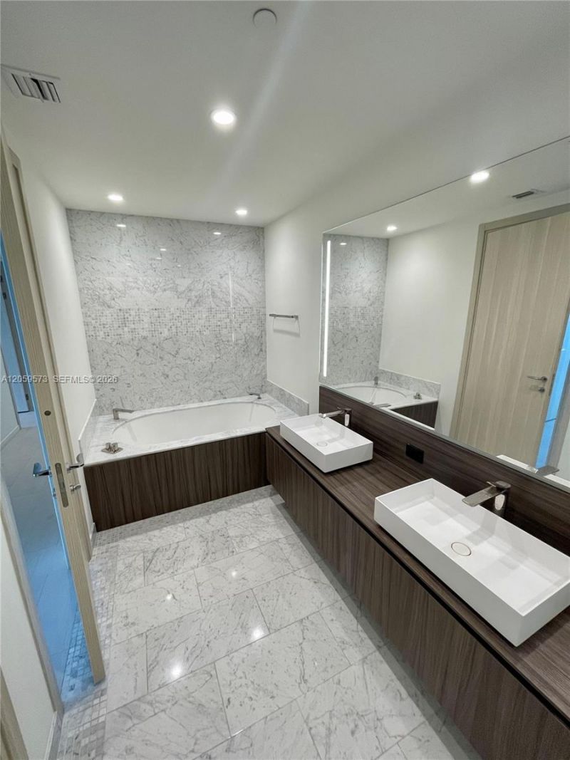 Please Call For Address, Unit PH5501, Miami, FL 33131 Photo
