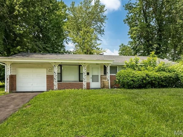 9813 Wendell Drive , St Louis, MO 63136