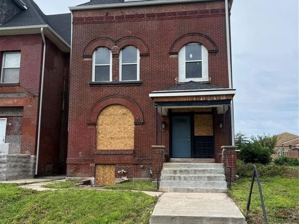 4412 Delmar Boulevard , St Louis, MO 63108