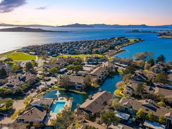 12 Bayside Ct, Richmond, CA 94804