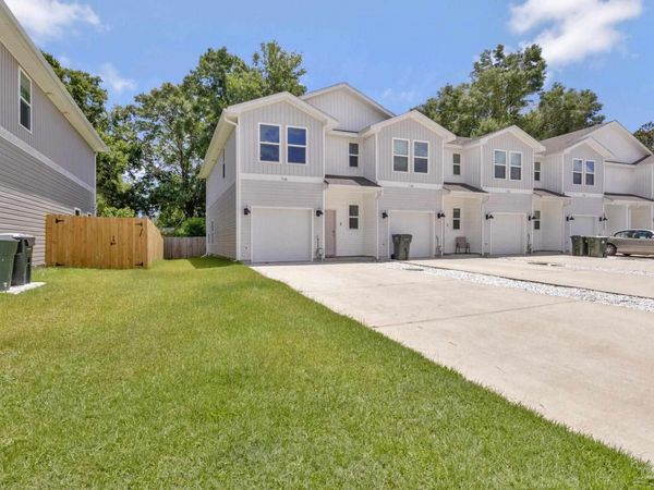 7150 Village Ln, Pensacola, FL 32504