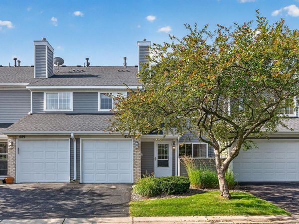 493 Marshland Trail, Chanhassen, MN 55317