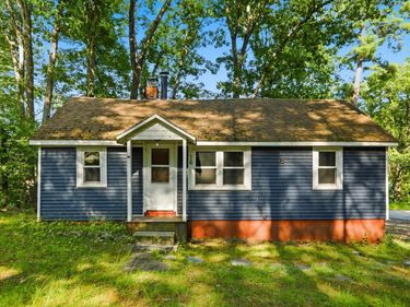 16 Hillside Avenue, Amherst, NH 03031