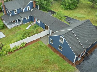 26 Old Mont Vernon Road, Unit A/B, Amherst, NH 03031