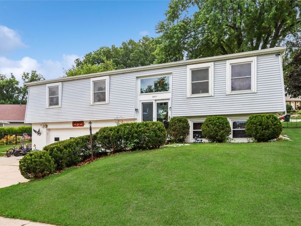 2011 Northgate Drive NE, Cedar Rapids, IA 52402