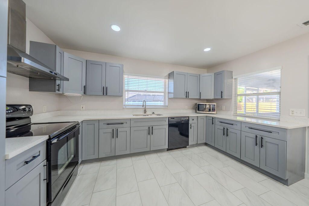 651 SE Degan Drive, Port Saint Lucie, FL 34983 Photo