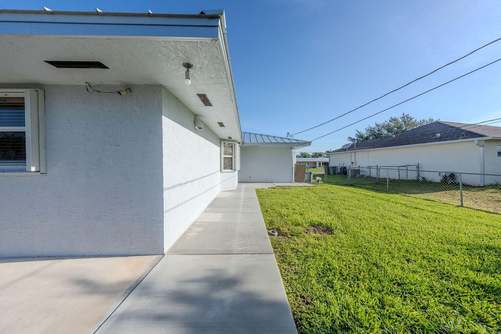 651 SE Degan Drive, Port Saint Lucie, FL 34983 Photo