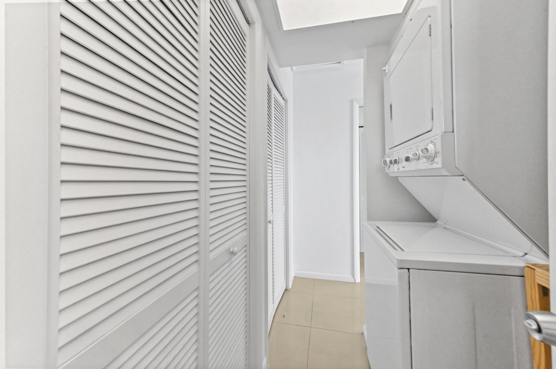 2755 NE 28th Avenue, Unit F-1, Lighthouse Point, FL 33064 Photo