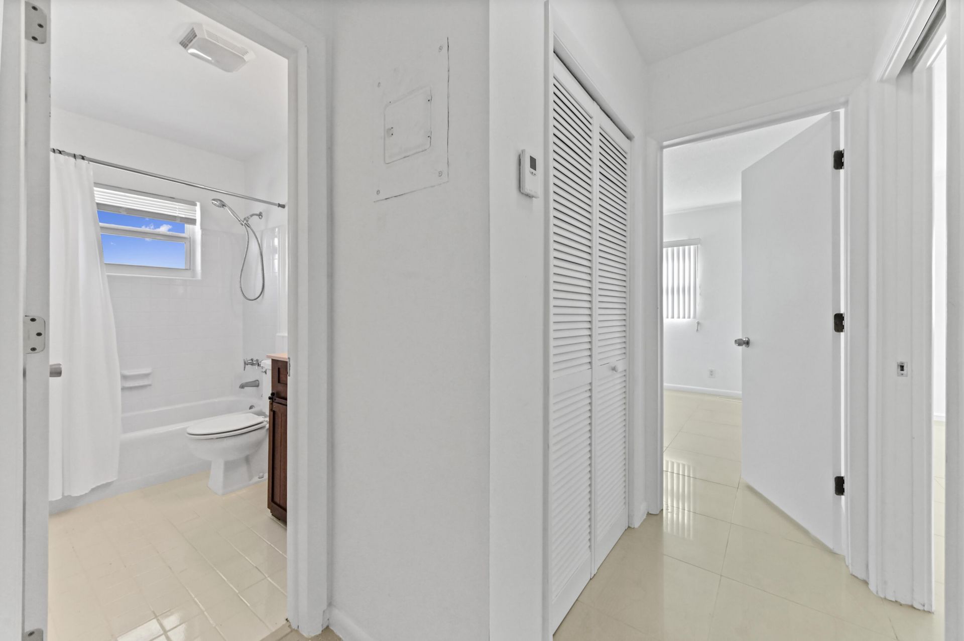 2755 NE 28th Avenue, Unit F-1, Lighthouse Point, FL 33064 Photo