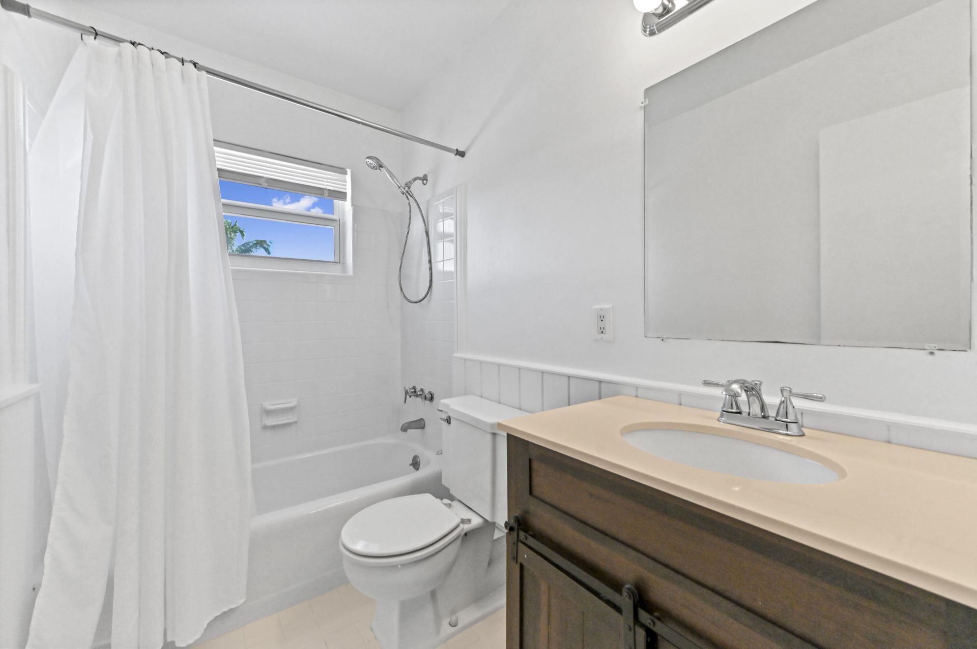 2755 NE 28th Avenue, Unit F-1, Lighthouse Point, FL 33064 Photo