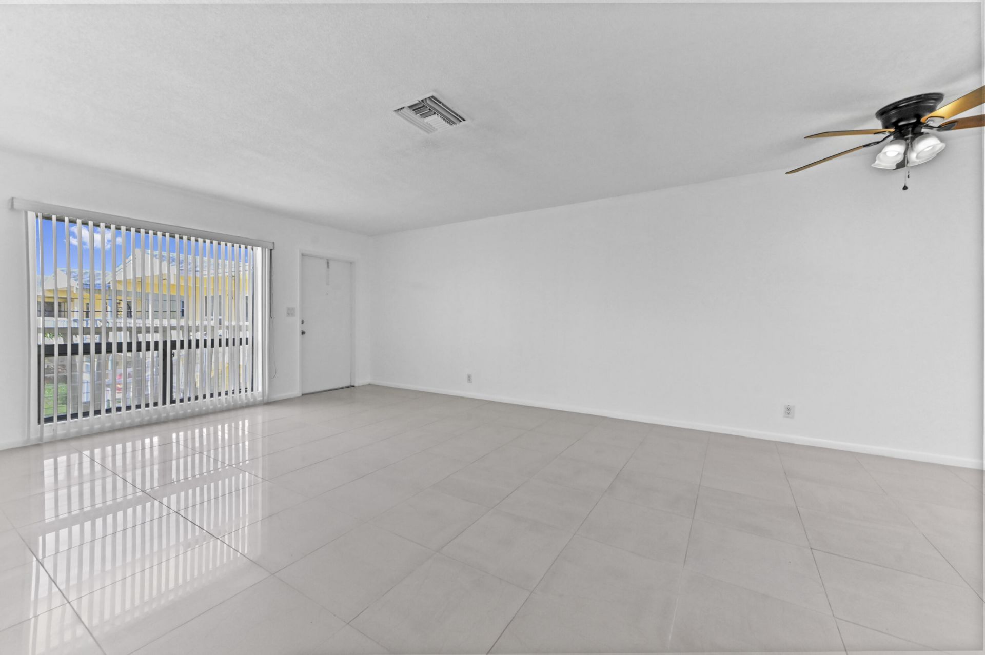 2755 NE 28th Avenue, Unit F-1, Lighthouse Point, FL 33064 Photo