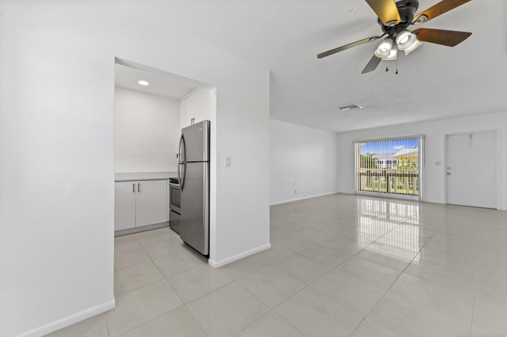 2755 NE 28th Avenue, Unit F-1, Lighthouse Point, FL 33064 Photo