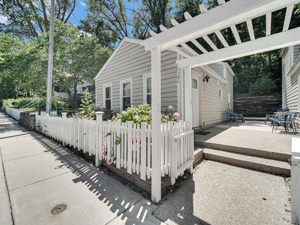 206 Lake Avenue , Michigan City, IN 46360