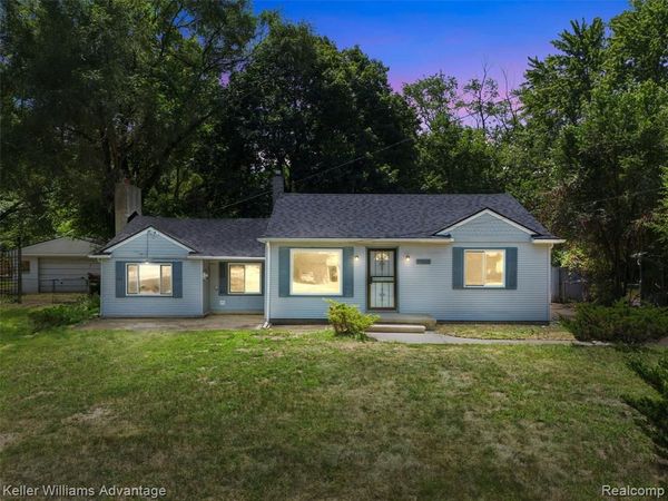 21645 Frazer Avenue , Southfield, MI 48075