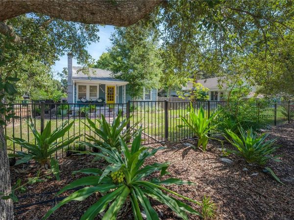 1300 E HENRY AVENUE, TAMPA, FL 33604