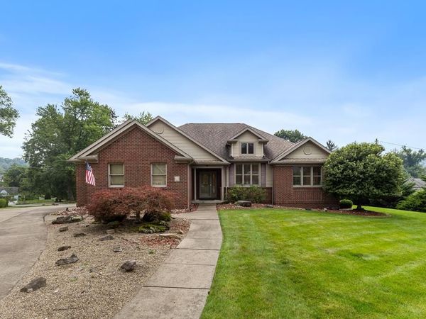 11 Azalea Ct, Wheeling, WV 26003