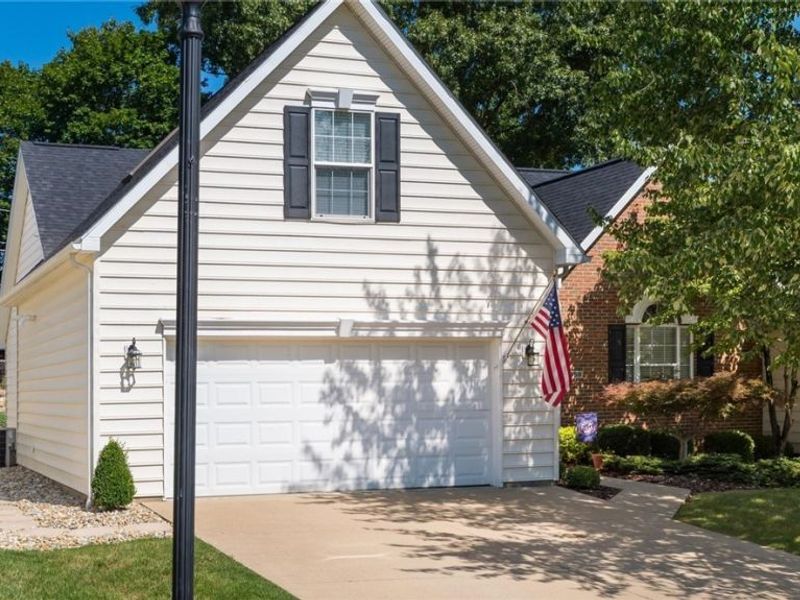 2958 Eagle Crest Drive, Zanesville, OH 43701 Photo 2