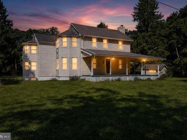 2882 LOCUST RIDGE ROAD, POCONO LAKE, PA 18347