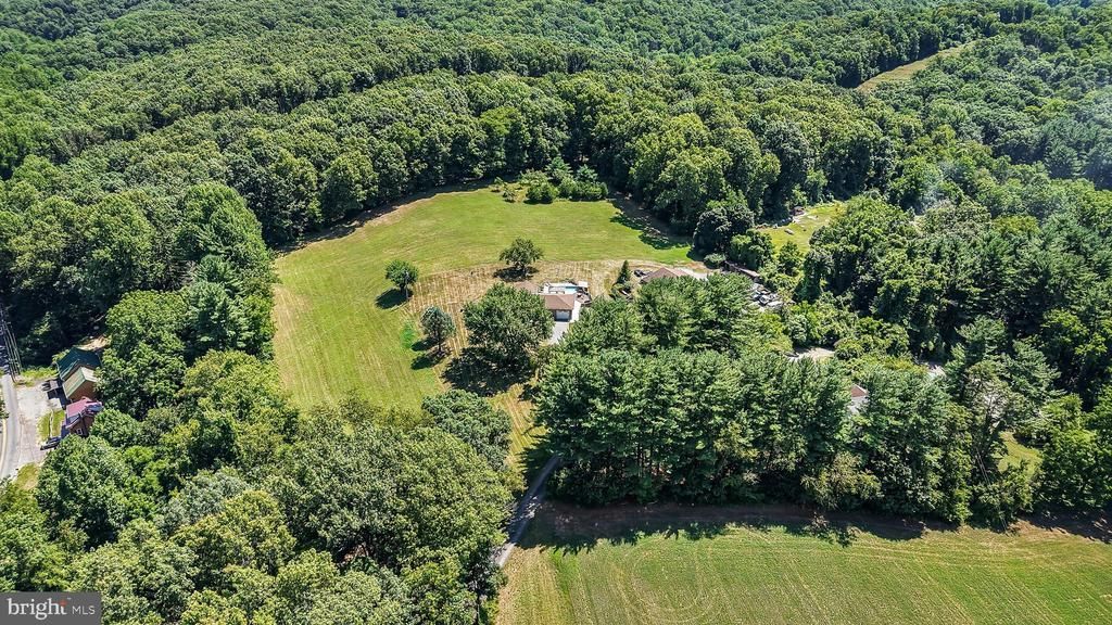 130 CLEARFIELD LANE, READING, PA 19608