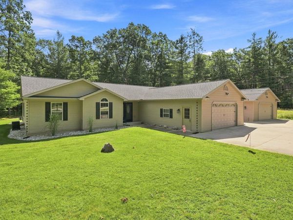 2975 Owens Drive, Houghton Lake, MI 48629