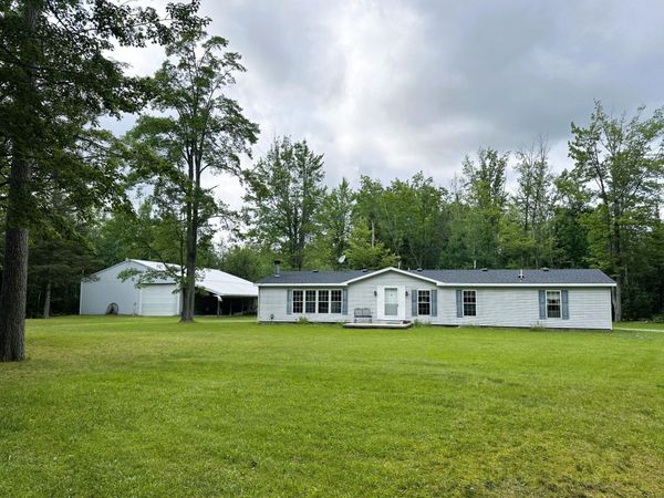 18860 Lockwood Lake Road, Atlanta, MI 49709