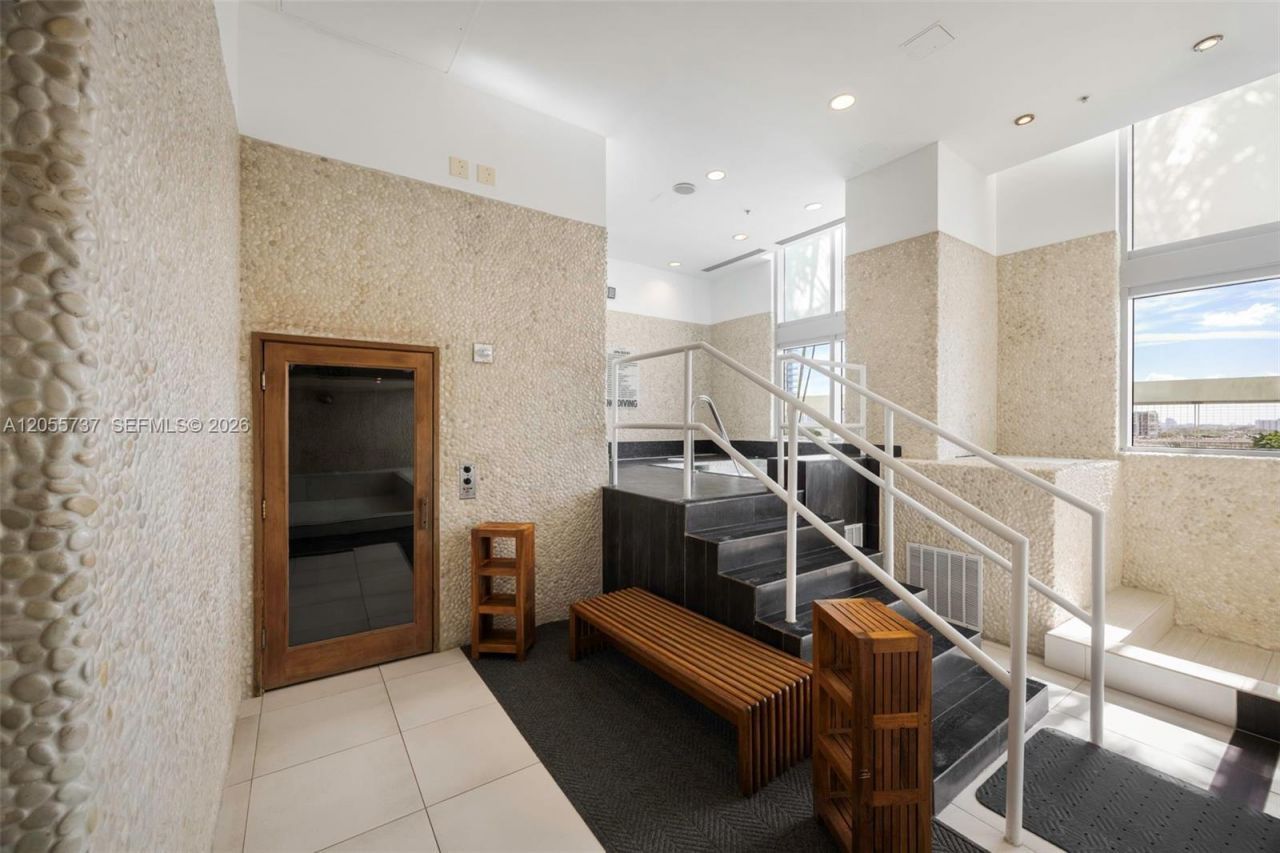 92 SW 3rd St , Unit 3901, Miami, FL 33130 Photo