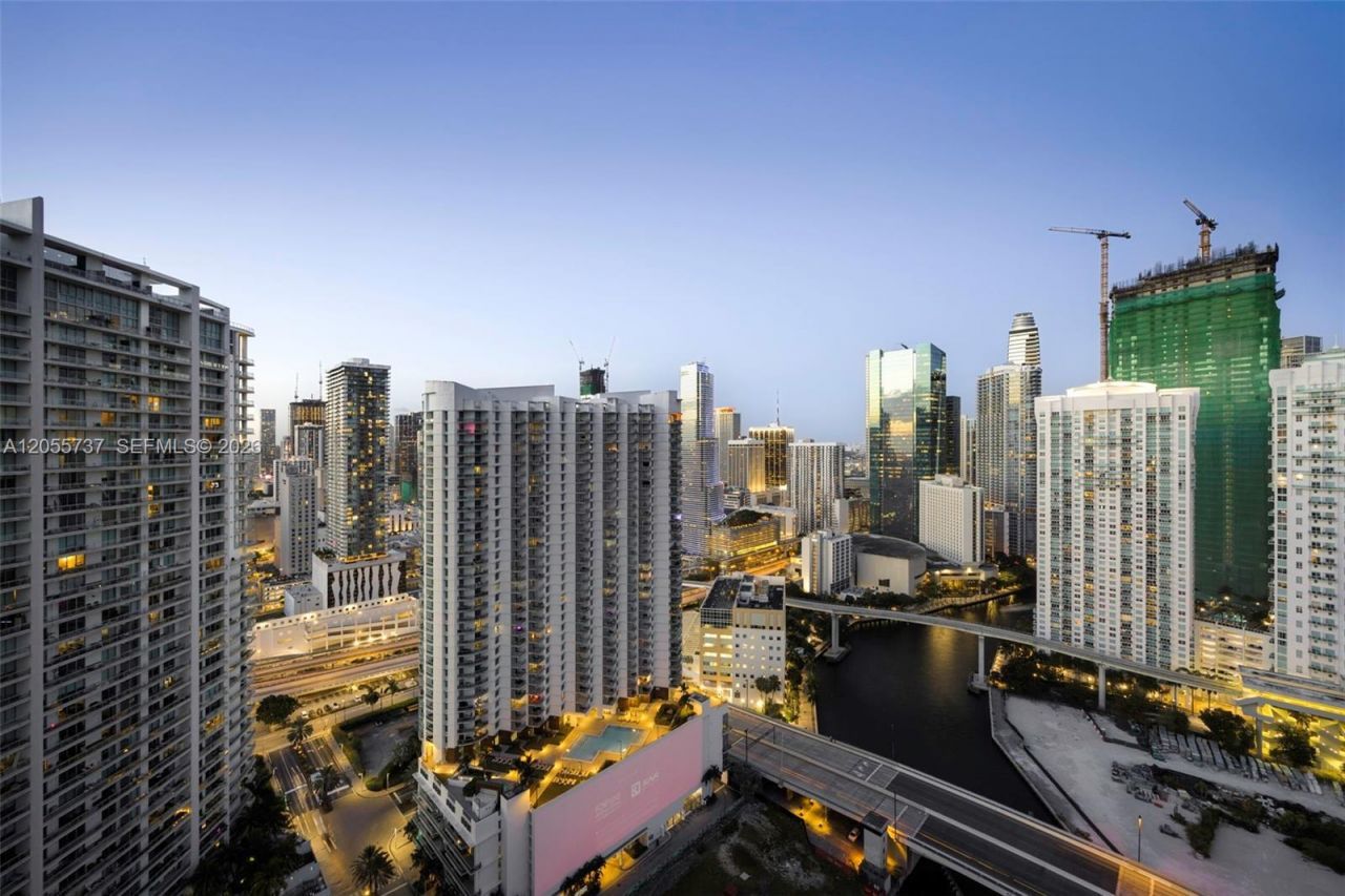 92 SW 3rd St , Unit 3901, Miami, FL 33130 Photo