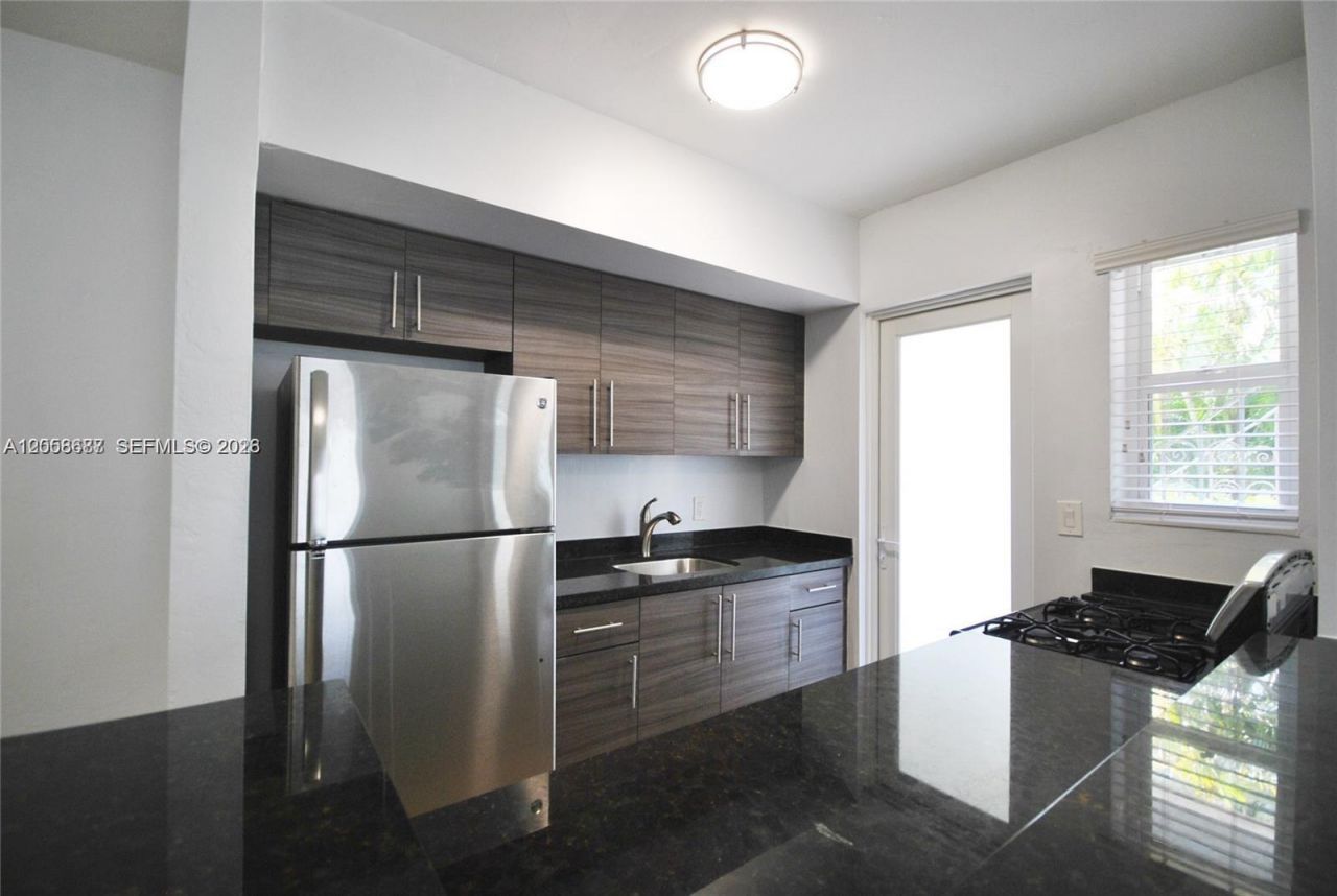 535 73rd St , Miami Beach, FL 33141 Photo