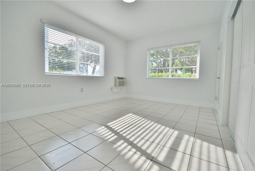 535 73rd St , Miami Beach, FL 33141 Photo