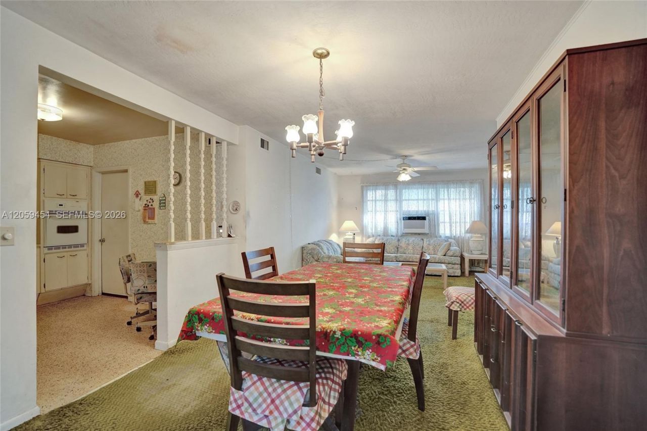 420 SW 71st Way, Pembroke Pines, FL 33023 Photo