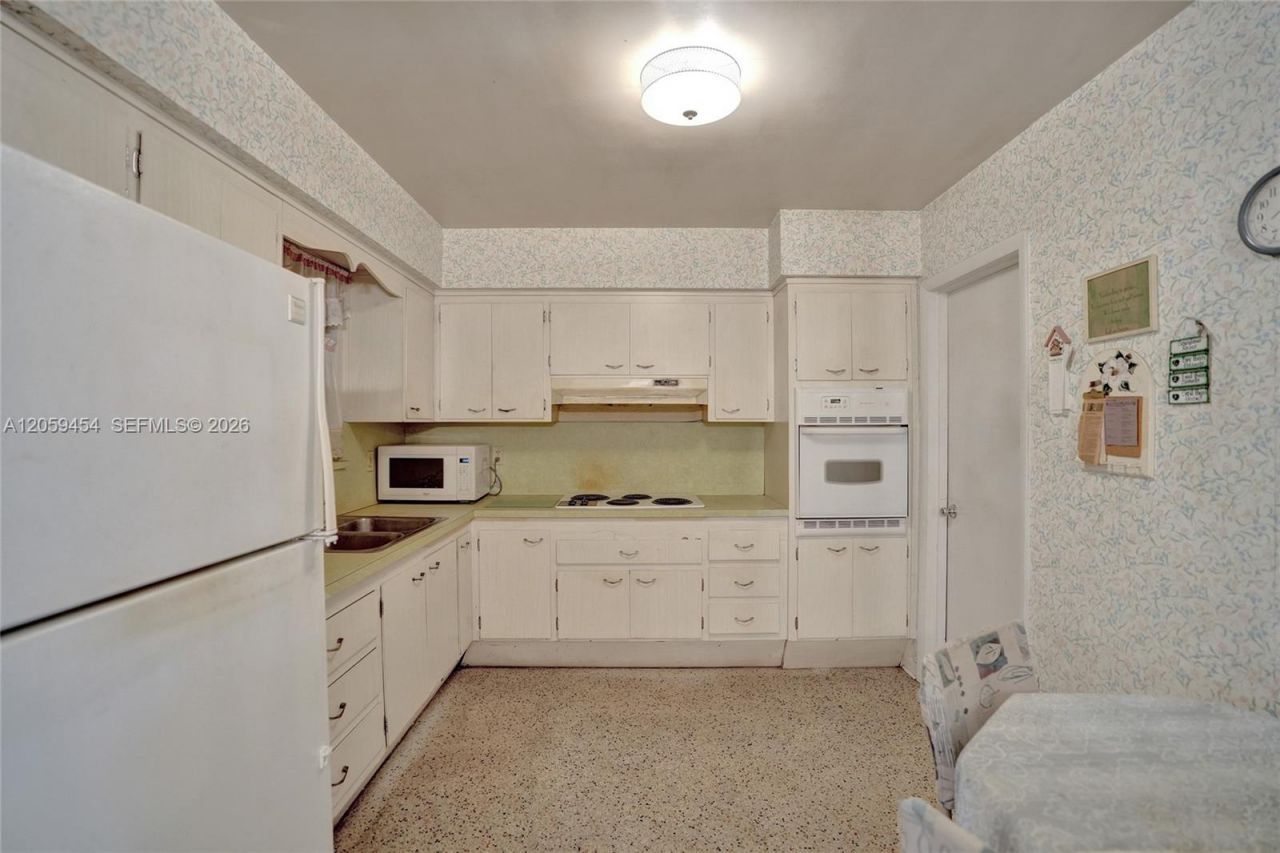 420 SW 71st Way, Pembroke Pines, FL 33023 Photo