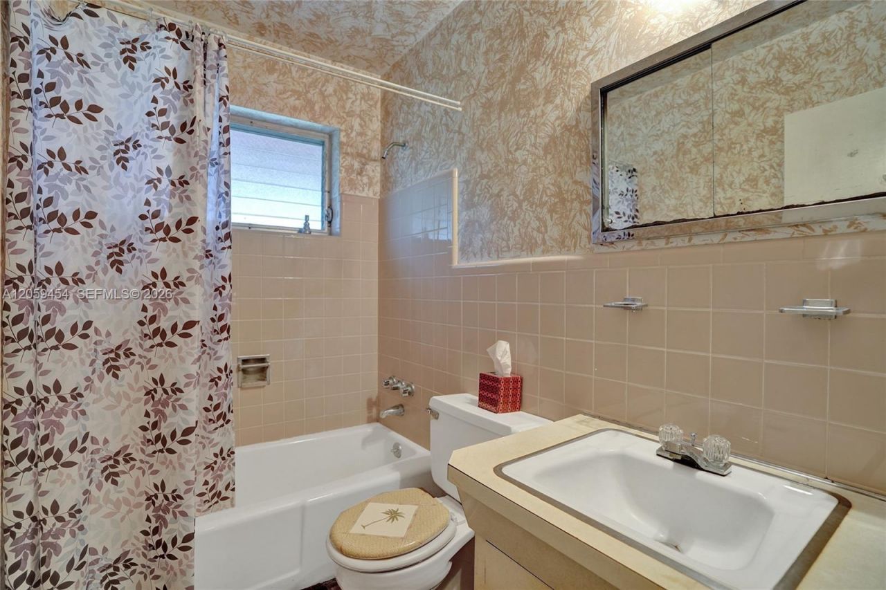 420 SW 71st Way, Pembroke Pines, FL 33023 Photo