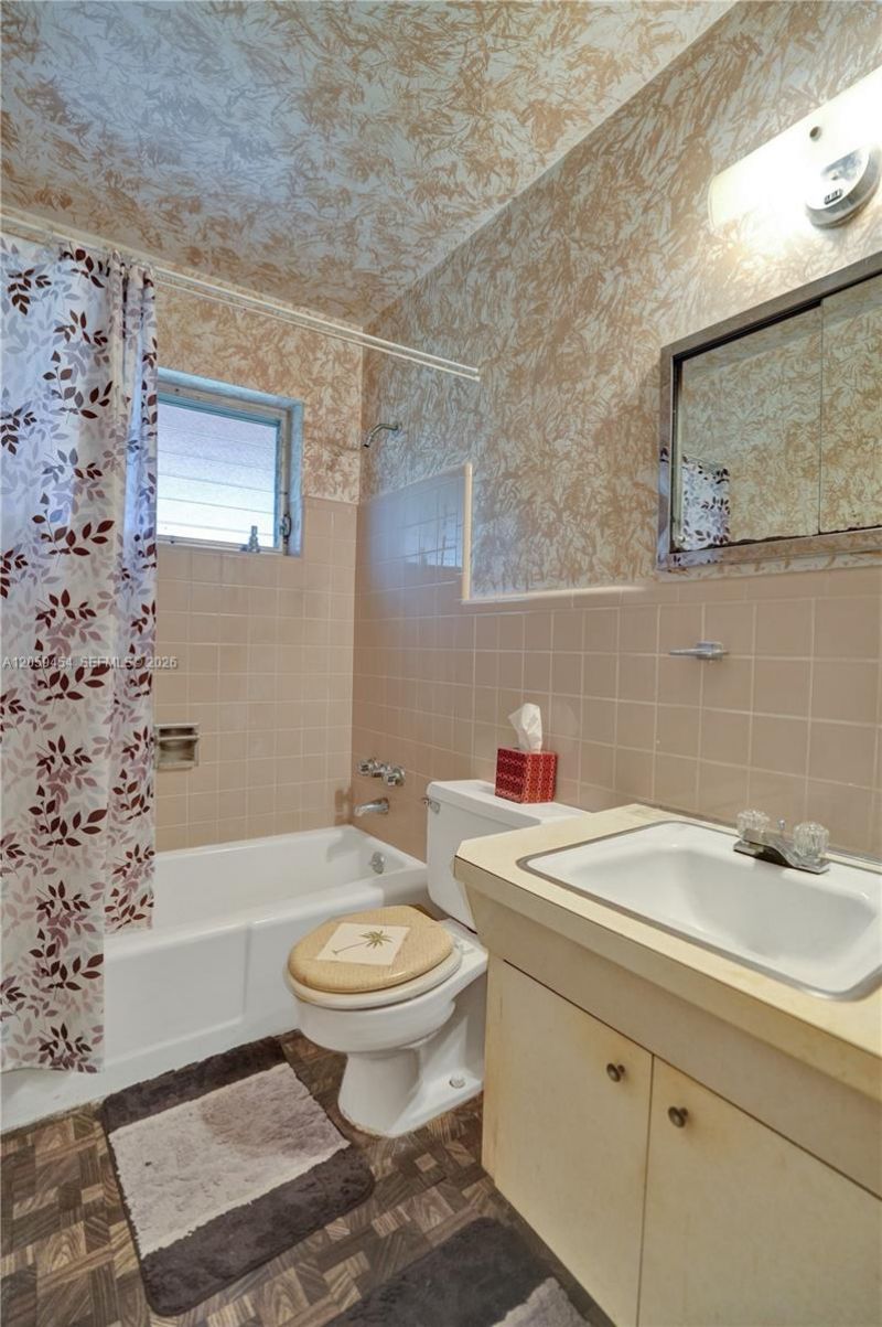 420 SW 71st Way, Pembroke Pines, FL 33023 Photo