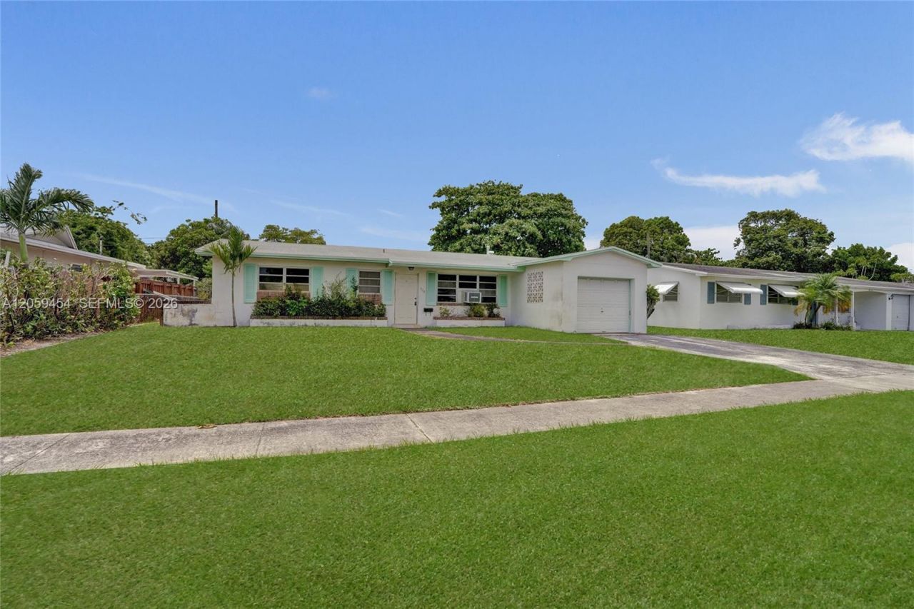 420 SW 71st Way, Pembroke Pines, FL 33023 Photo