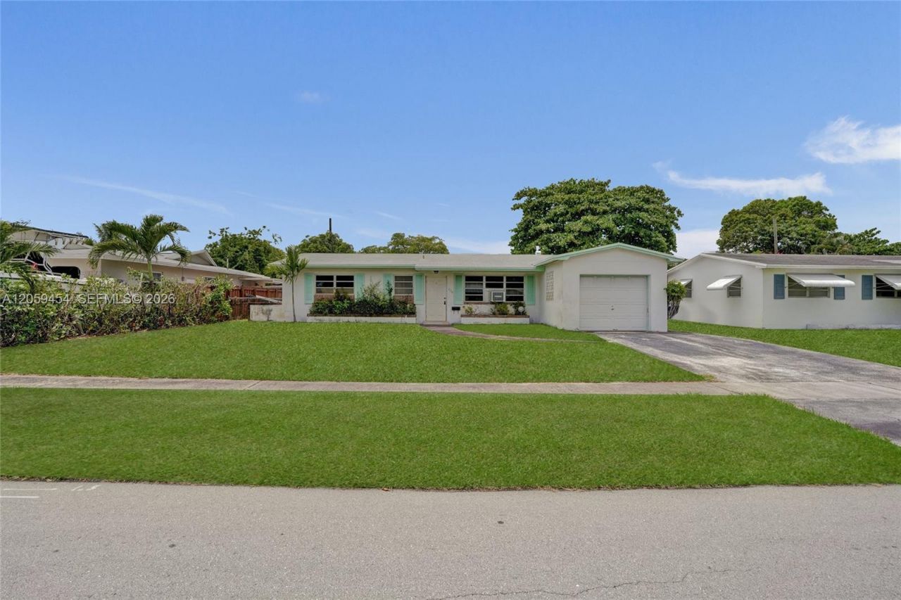 420 SW 71st Way, Pembroke Pines, FL 33023 Photo